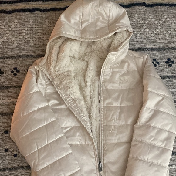 NWT The North Face Girls Print Reversible Mossbud Swirl Parka - Picture 3 of 7